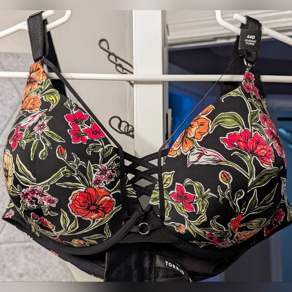 Torrid pushup bra Brand New 44D Left Only - Picture 6 of 14